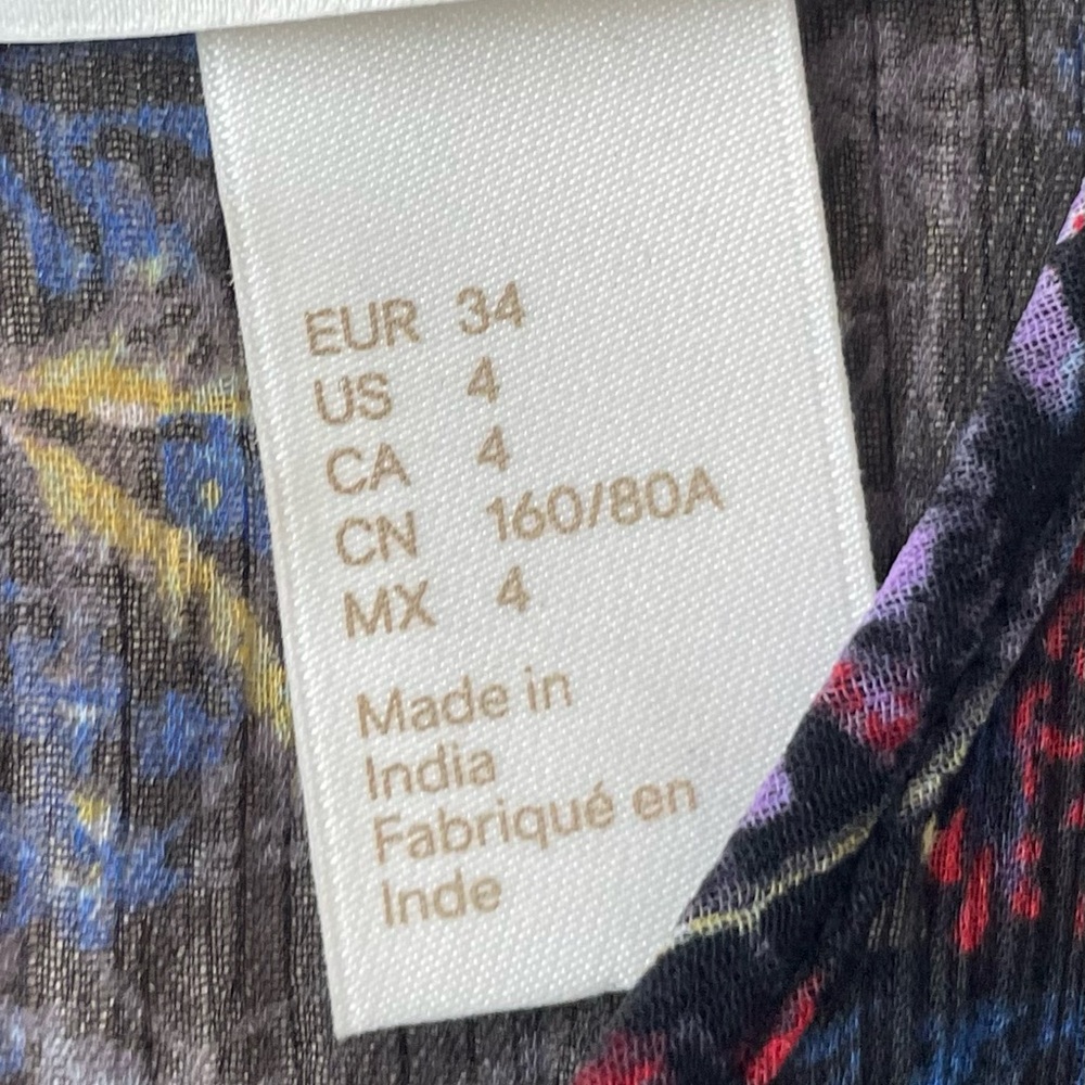 H&M Cold Shoulder Top - Picture 3 of 8